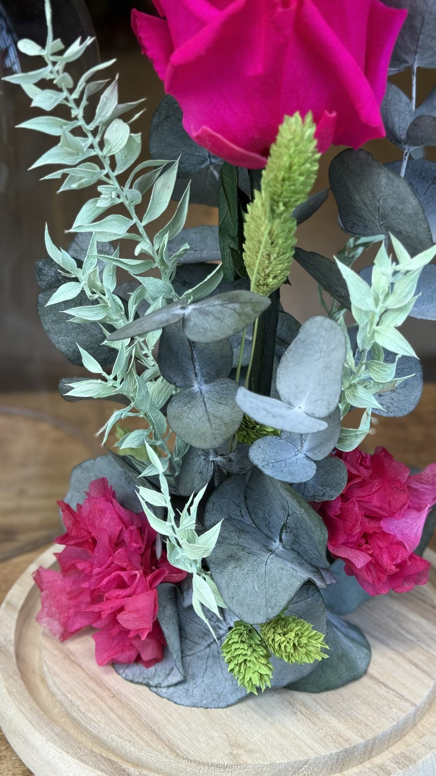 Cúpula de cristal con rosa preservada fucsia - Imagen 3