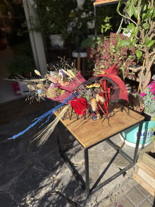 Rosa preservada de Sant Jordi con decoración rústica